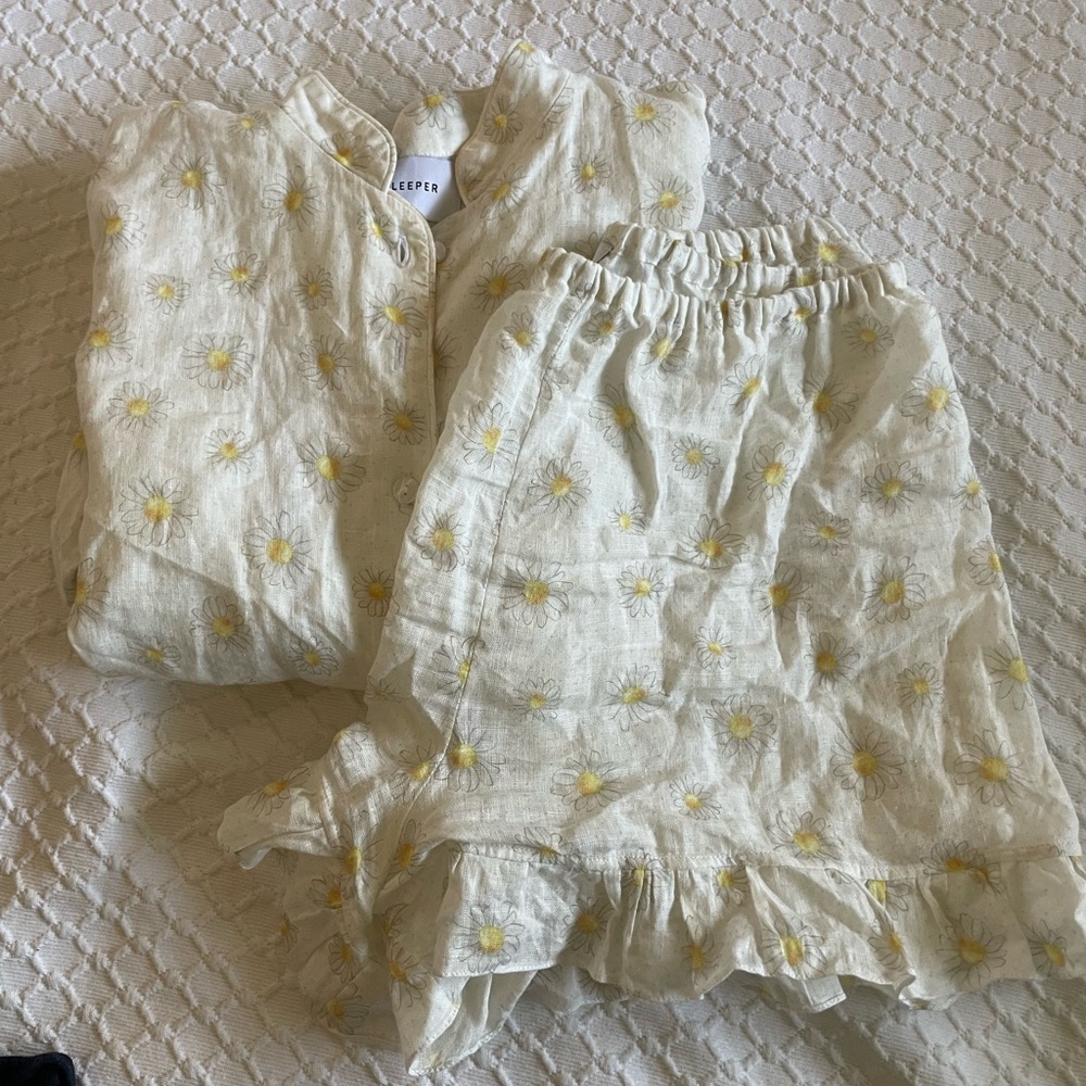 Daisy Sleeper Linen Lounge Set